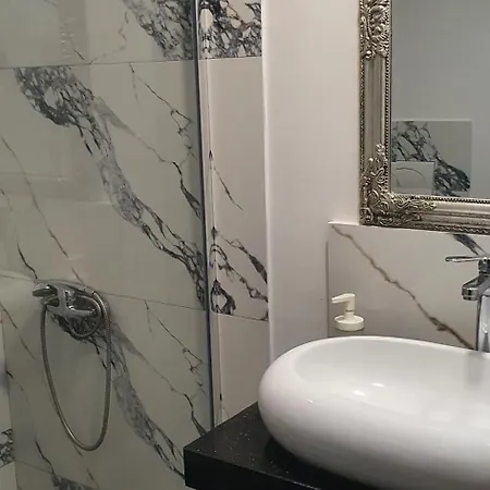 Anacris 코스티네스티